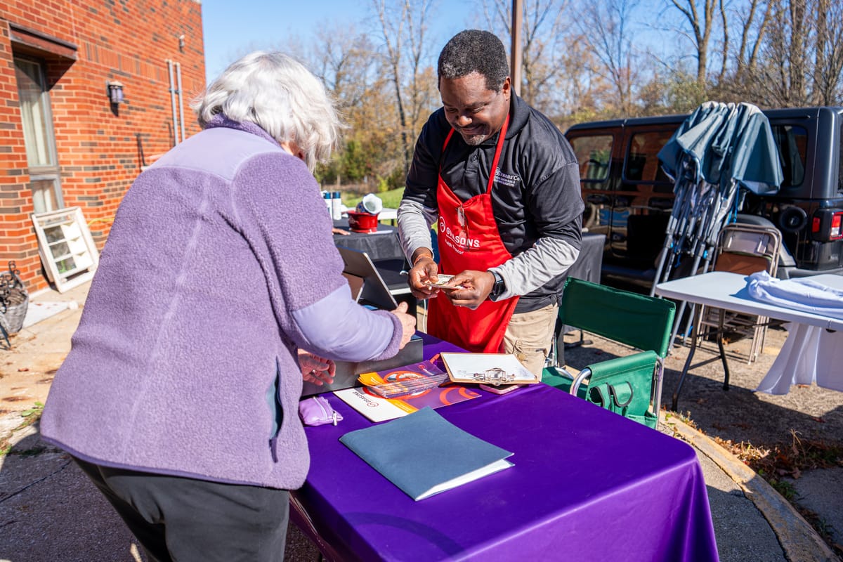 Grasons Employee 3-1200×800-5b2df79